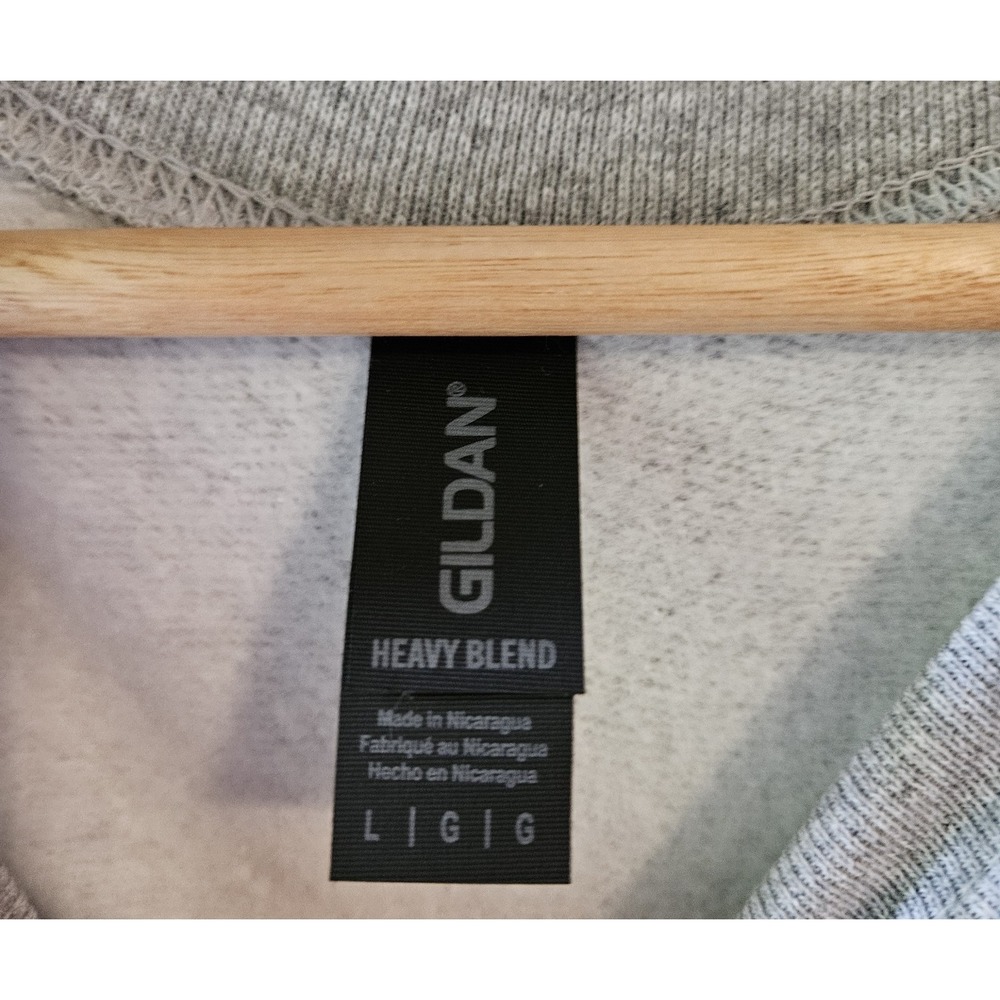 Gildan Heavy Blend Basketball Mom Sweatshirt Gray Graphic Crewneck Size Large - Picture 3 of 4